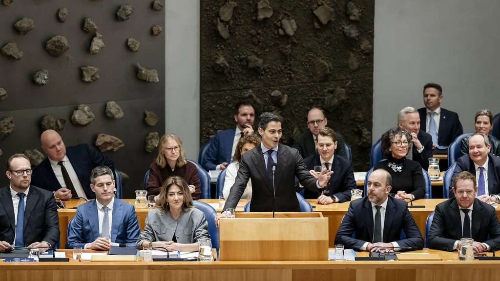 Kabinet komt met steunpakket van 1 miljard euro, maar benzine niet goedkoper Kabinet komt met steunpakket van 1 miljard euro, maar benzine niet goedkoper